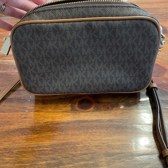 Michael Kors small purse. Excellent condition - Picture 3 of 9